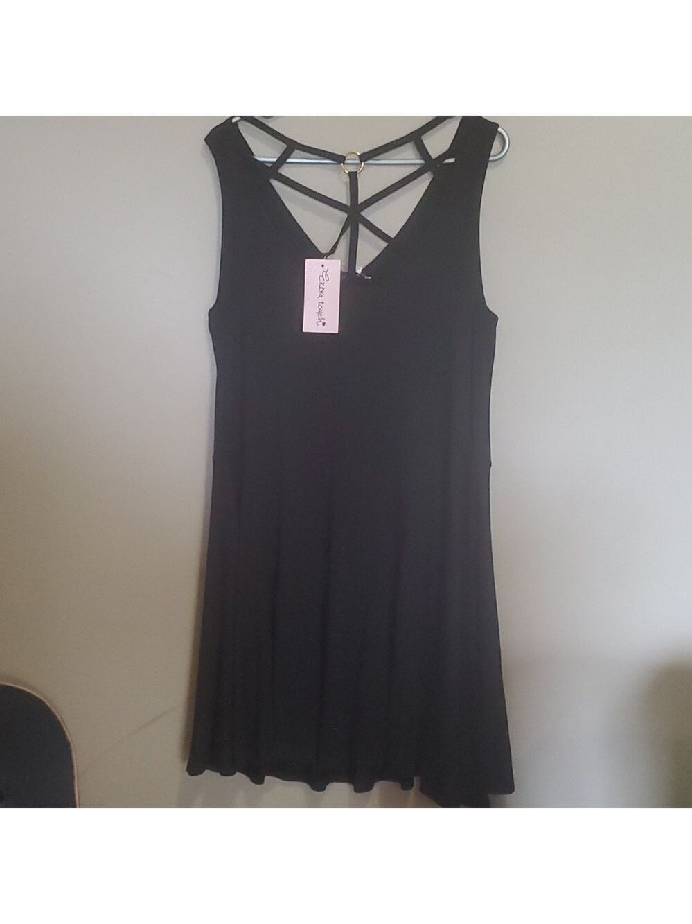 Dress - Picture 3 of 4